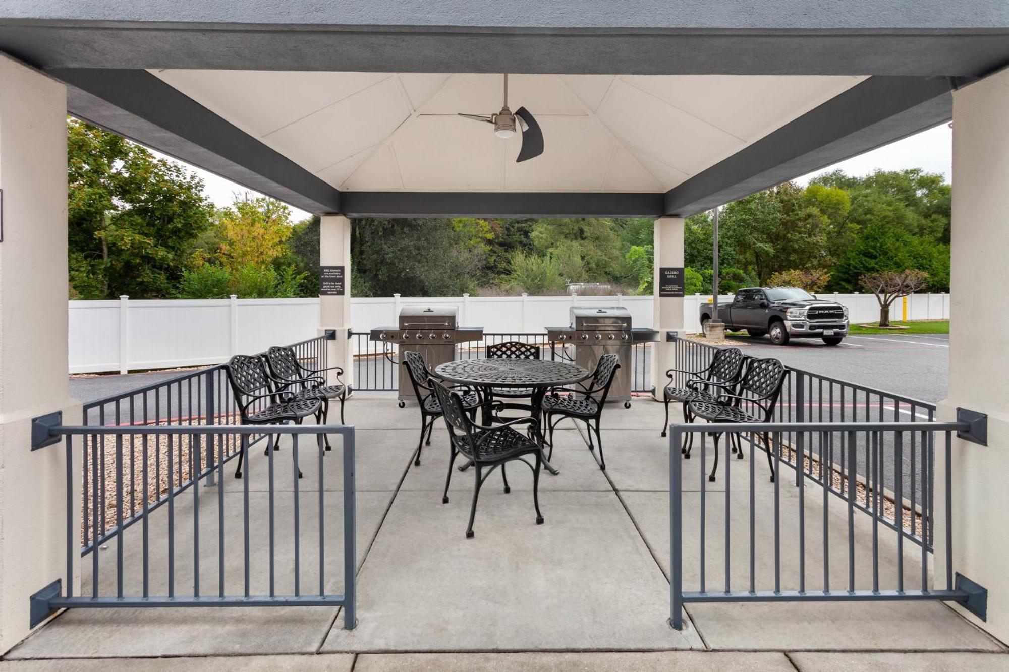 Candlewood Suites Harrisonburg By Ihg Exterior foto